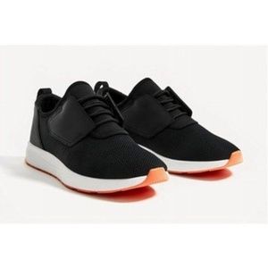 NWT Zara Mens Lightweight Sneaker Size 42/US 9